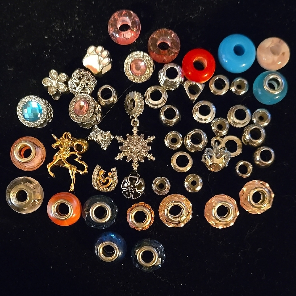 Assorted Charm Beads Collection - Picture 4 of 11